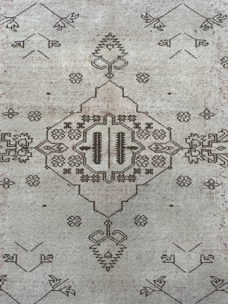 Vintage Turkish  handmade rug 286x220 cm