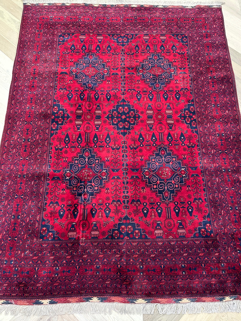 Afghan handmade extremely fine quality with 100 percent Belgian wool. Size: 2.93x2.0 m