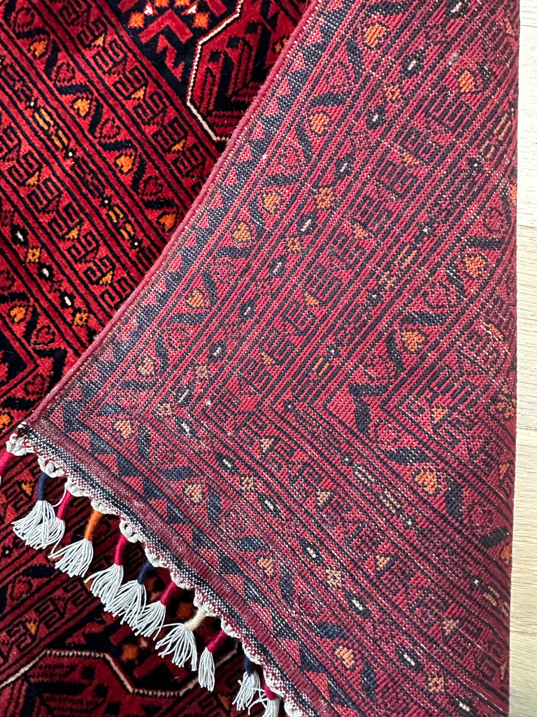 Afghan handmade extremely fine quality with 100 percent Belgian wool. Size: 280x200 cm