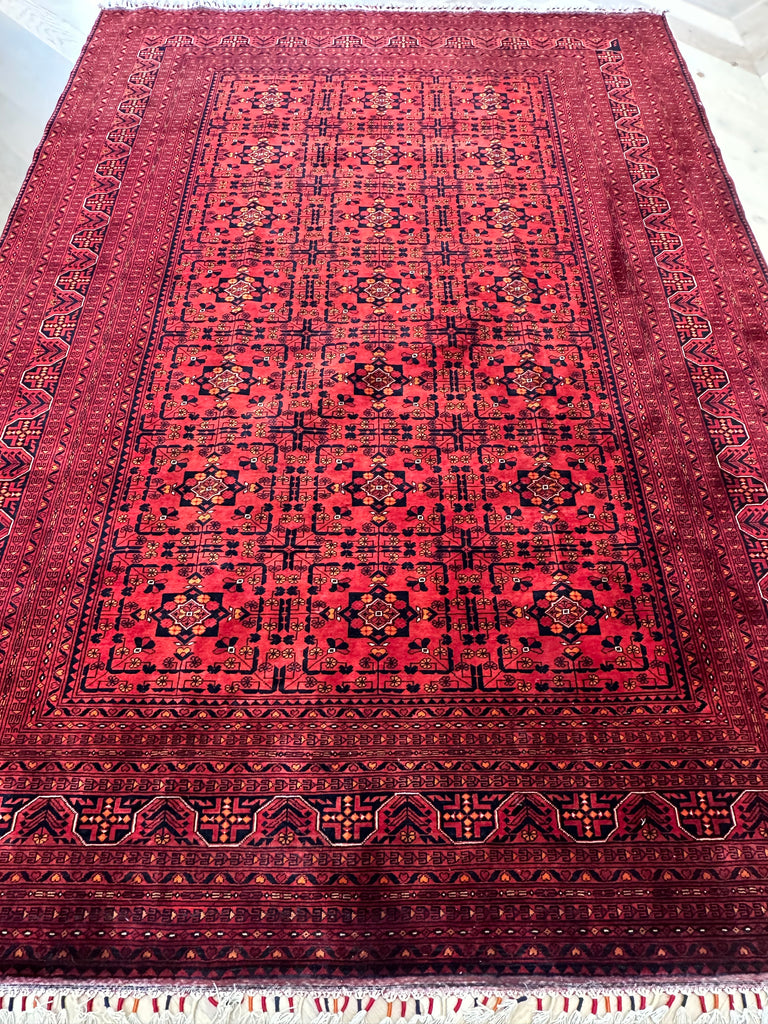 Afghan handmade extremely fine quality with 100 percent Belgian wool. Size: 280x200 cm