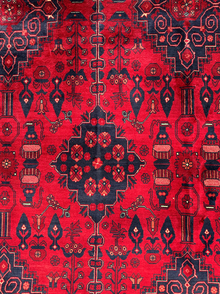 Afghan handmade extremely fine quality with 100 percent Belgian wool. Size: 2.93x2.0 m