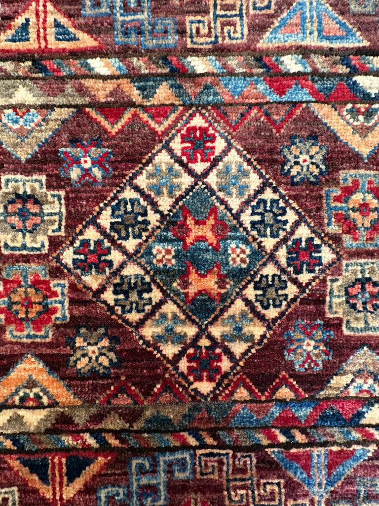 Afghan handmade rug,Chobi. Size: 237x167 cm