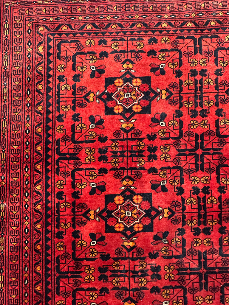 Afghan handmade extremely fine quality with 100 percent Belgian wool. Size: 280x200 cm