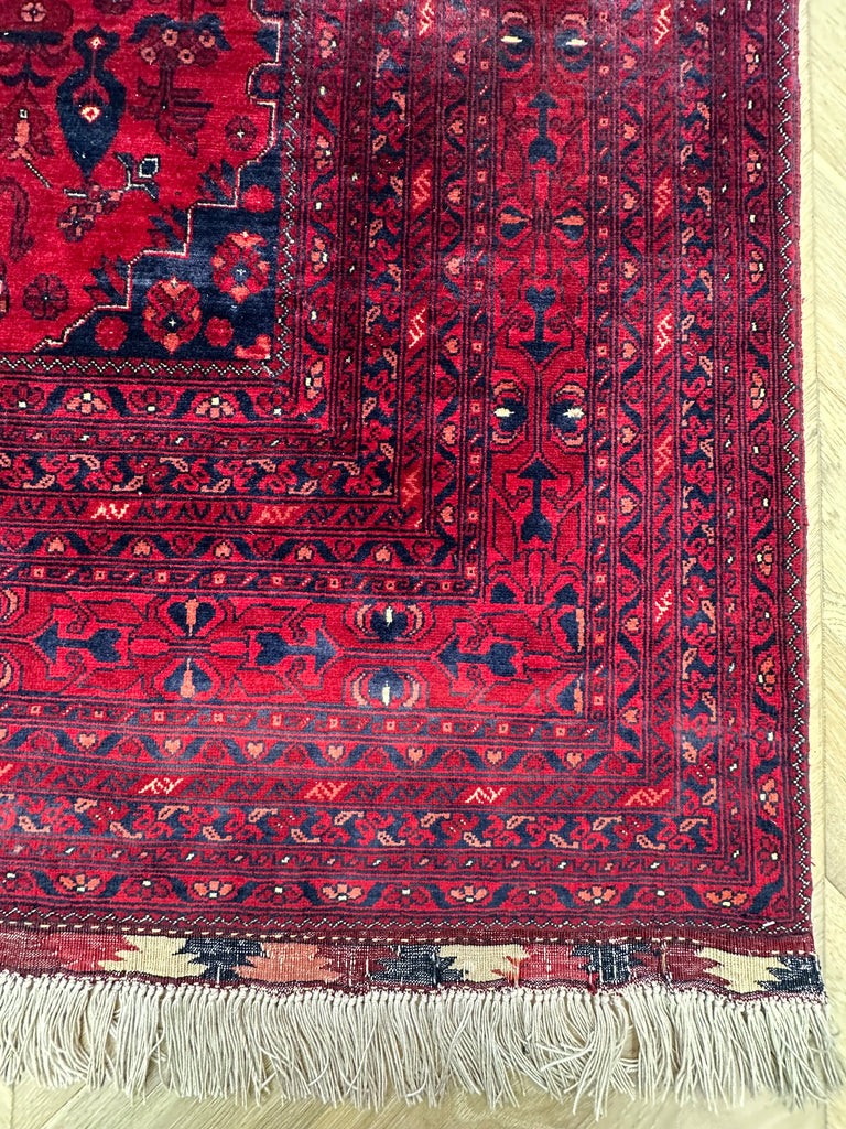 Afghan handmade extremely fine quality with 100 percent Belgian wool. Size: 2.93x2.0 m
