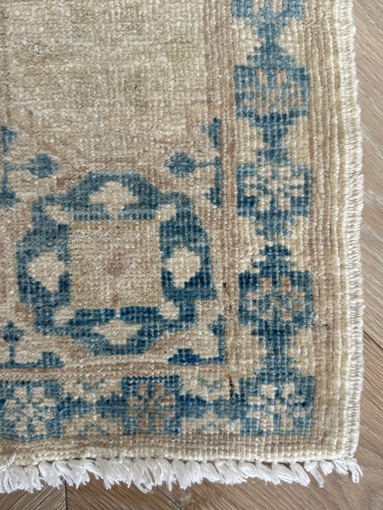 Hand woven Turkish vintage rug 177x124 cm