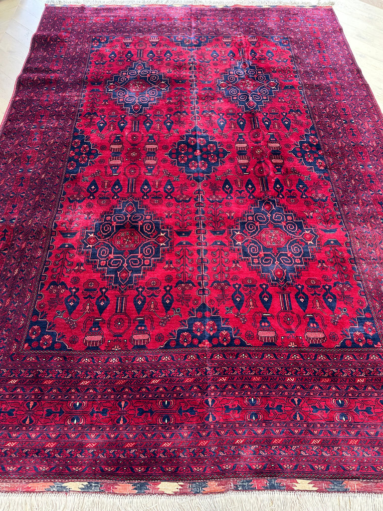 Afghan handmade extremely fine quality with 100 percent Belgian wool. Size: 2.93x2.0 m
