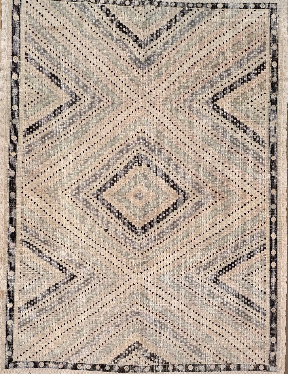 Vintage Turkish Kilim 285x204 cm