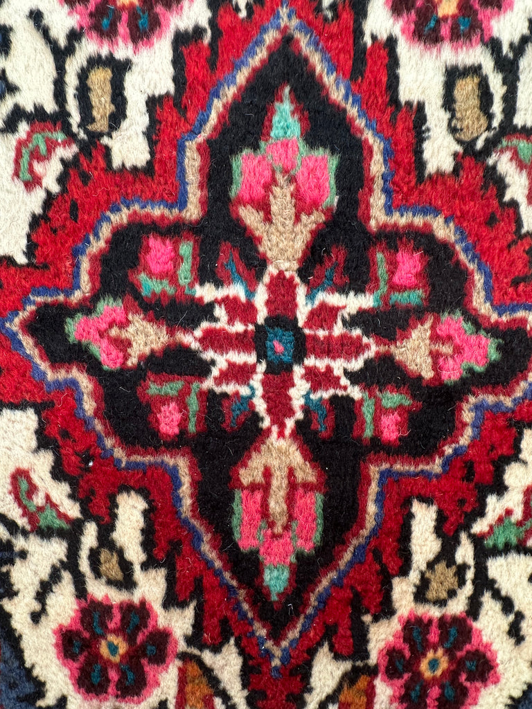 Bakhtiari Afghan Rug - rare find 305x216 cm