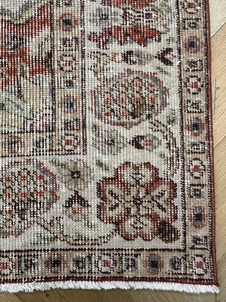 Hand woven Turkish vintage rug 262x170 cm - SamaRugs