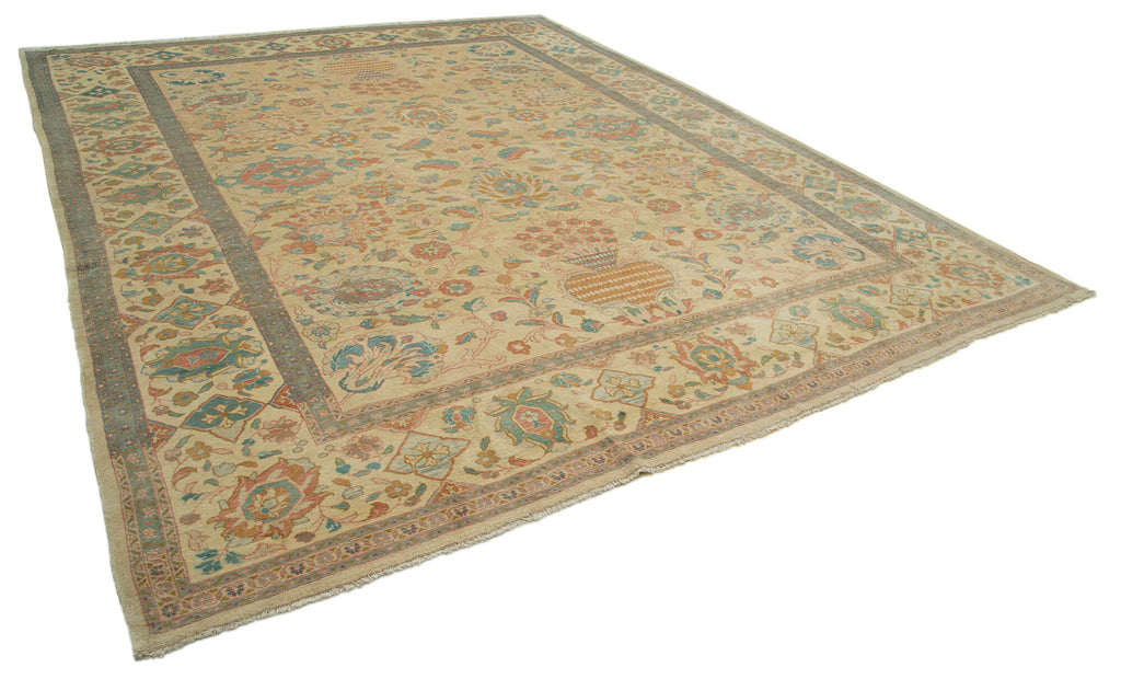 Vintage Uşak Halı Rug - 3.25 x 4.19m
