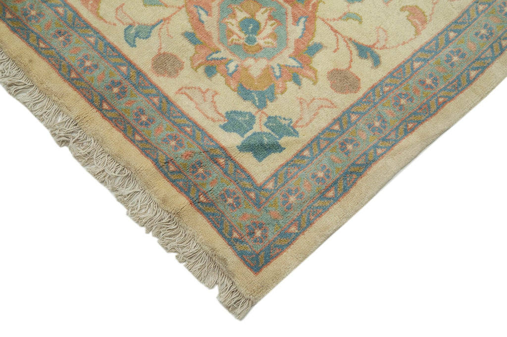Vintage Uşak Halı Rug - 3.25 x 4.19m