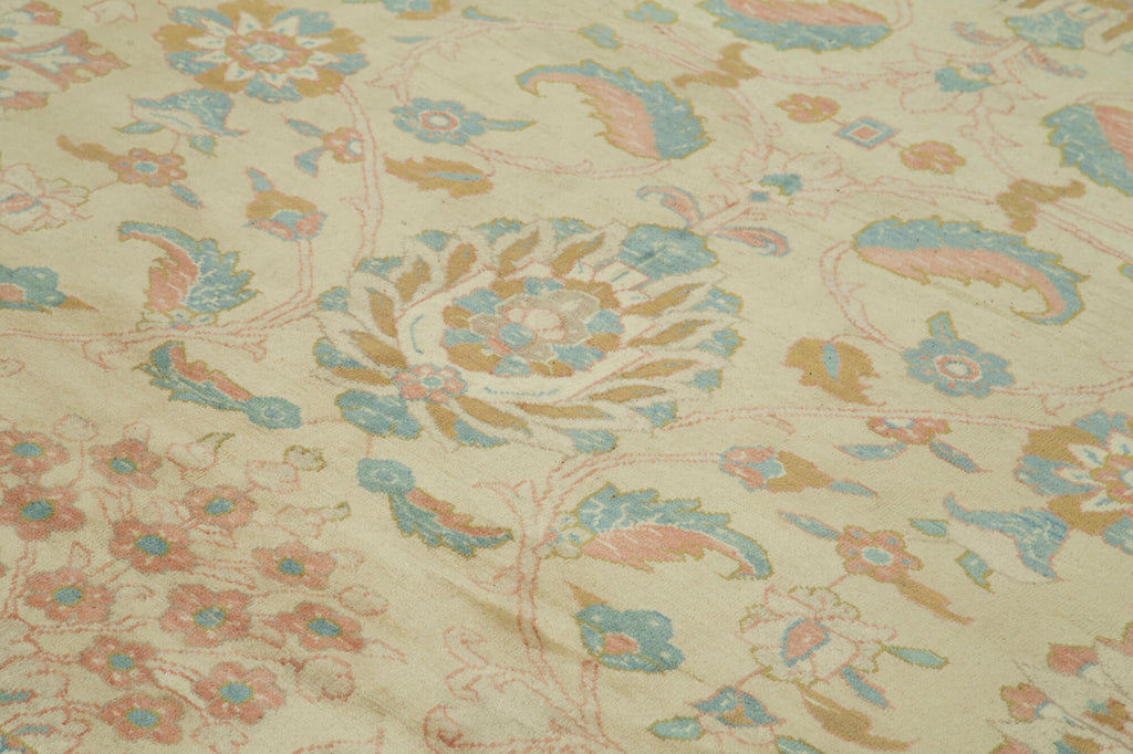 Vintage Uşak Halı Rug - 3.25 x 4.19m