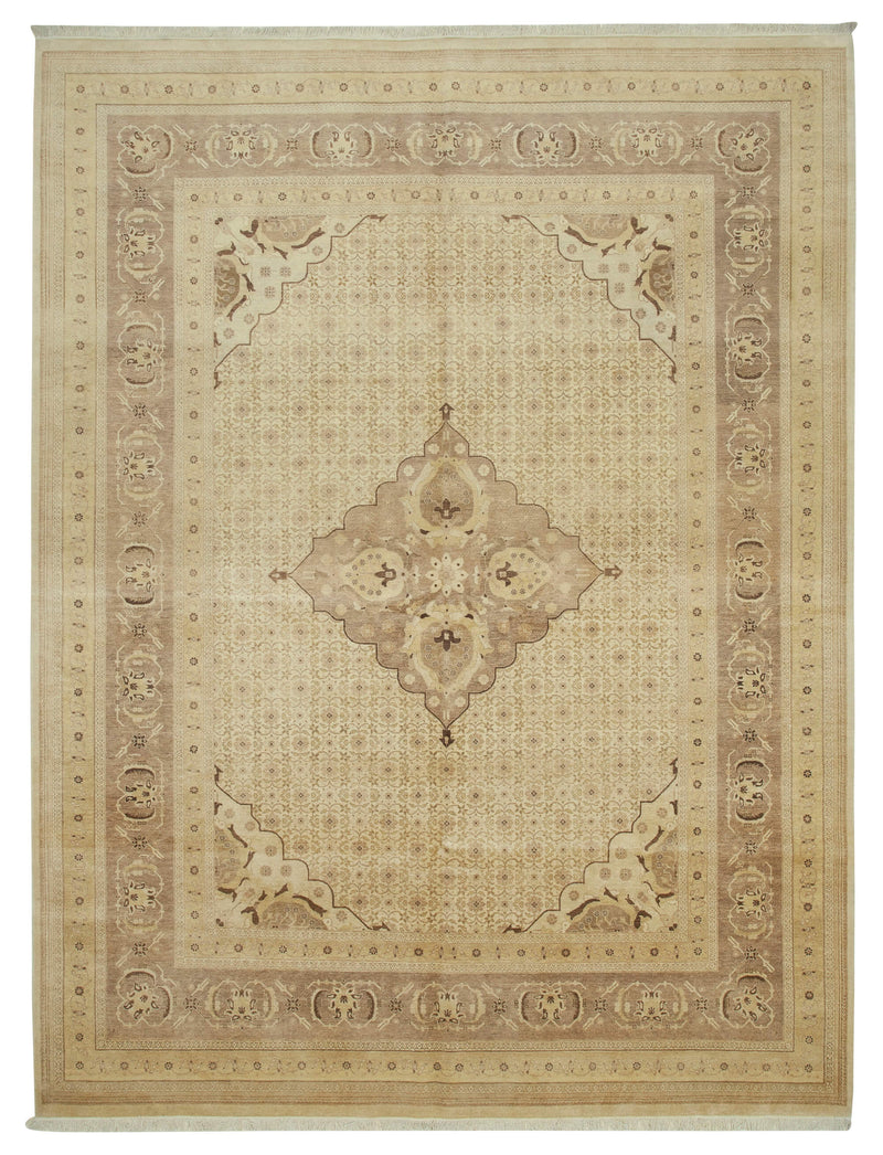 Vintage Uşak Halı Tebriz Rug - 2.79 x 3.68m