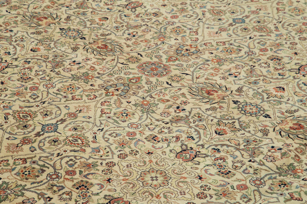 Vintage Uşak Halı Taban +N (20m² kadar) Rug - 3.67 x 4.55m