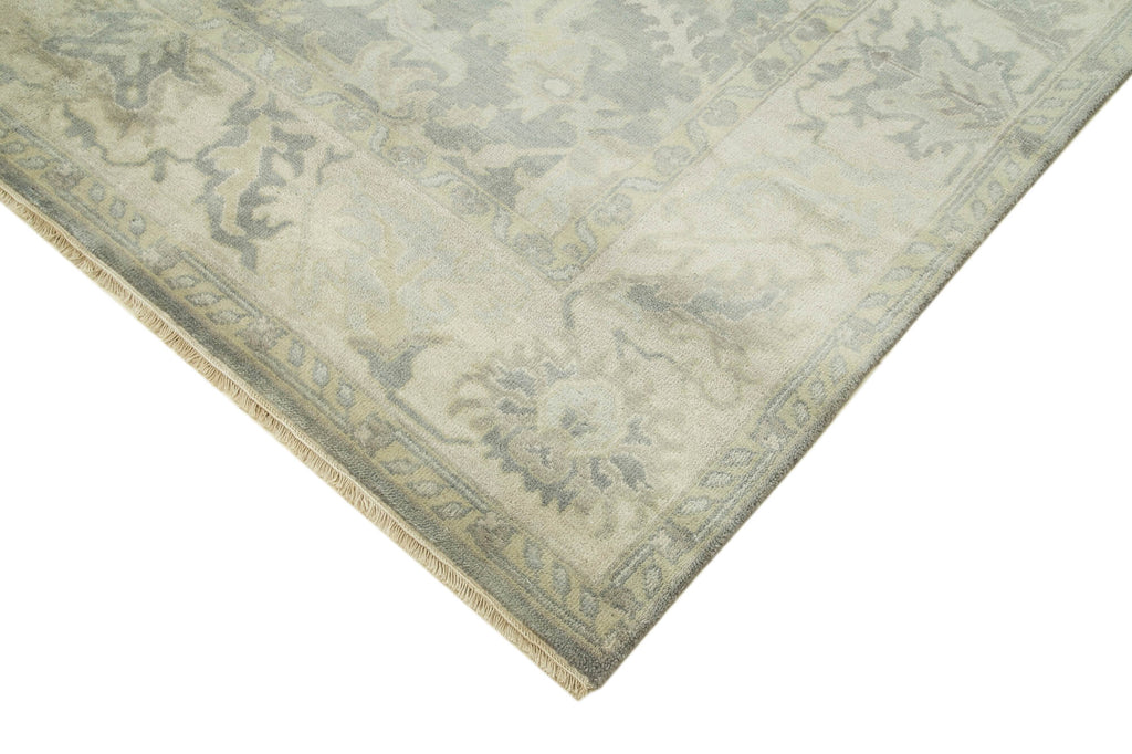 Vintage Uşak Halı H Rug - 2.43 x 3.01m