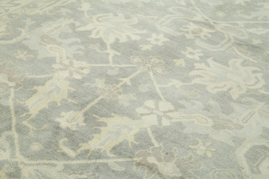 Vintage Uşak Halı H Rug - 2.43 x 3.01m