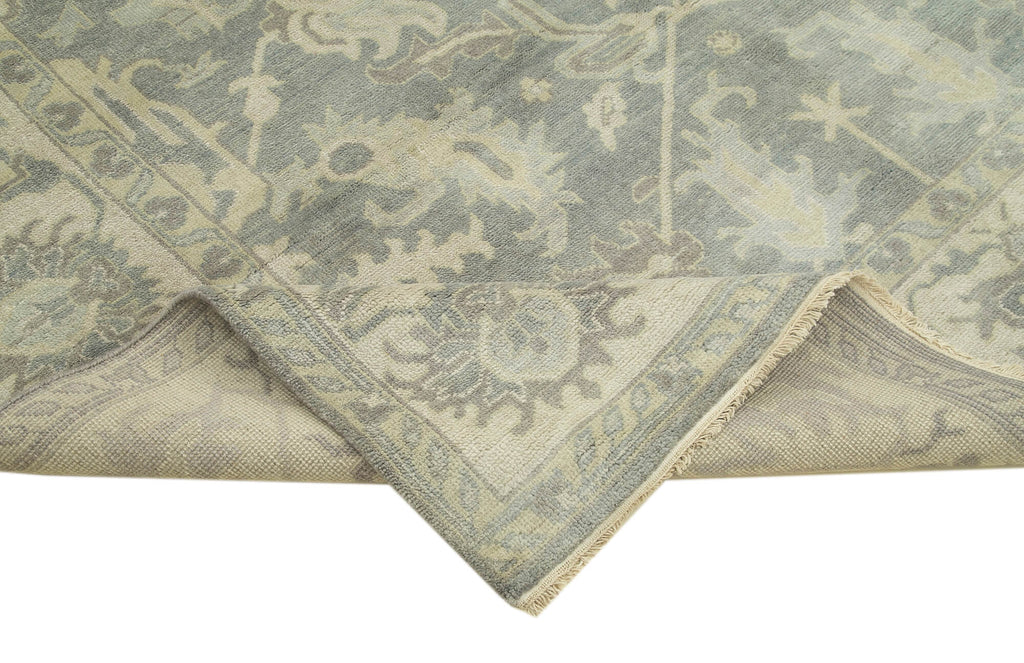 Vintage Uşak Halı H Rug - 2.43 x 3.01m