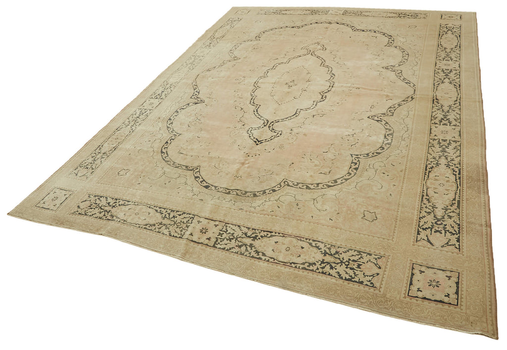 Beige vintage Persian rug 46179, 2.42 x 3.27 metres – photograph 3