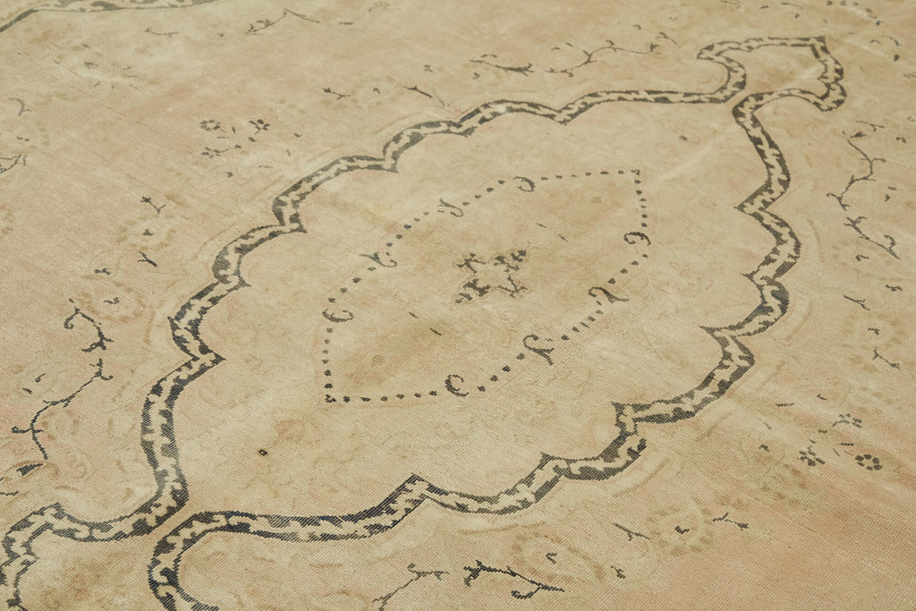 Beige vintage Persian rug 46179, 2.42 x 3.27 metres – photograph 5