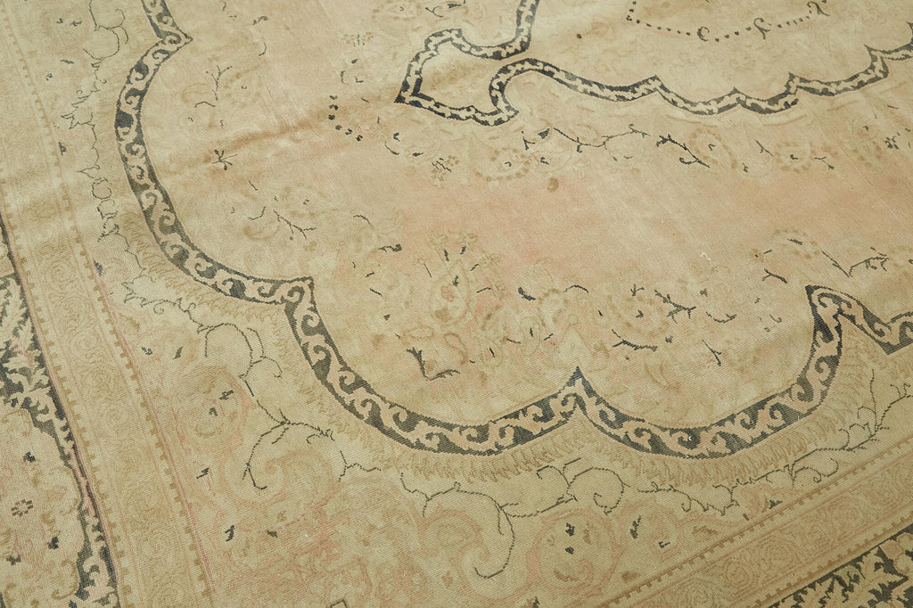 Beige vintage Persian rug 46179, 2.42 x 3.27 metres – photograph 9