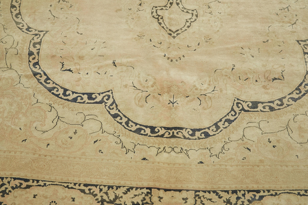 Beige vintage Persian rug 46179, 2.42 x 3.27 metres – photograph 10