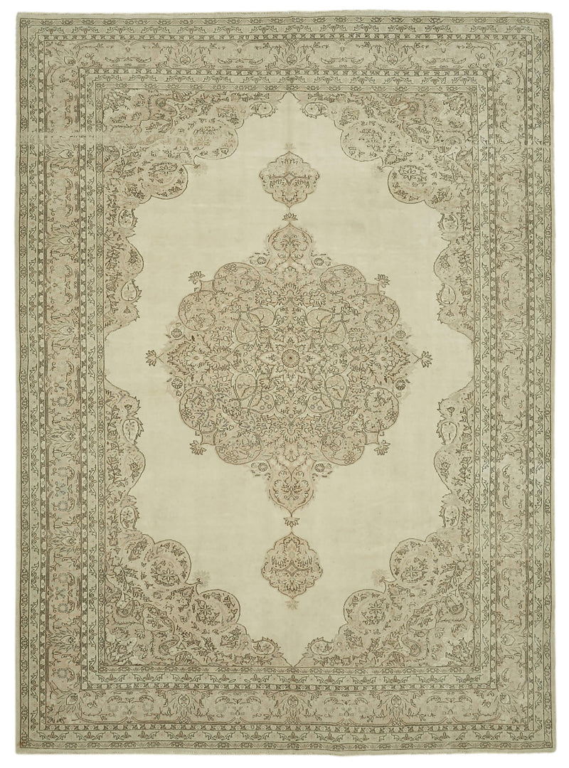Beige vintage Persian rug 46183, 2.62 x 3.60 metres – full rug
