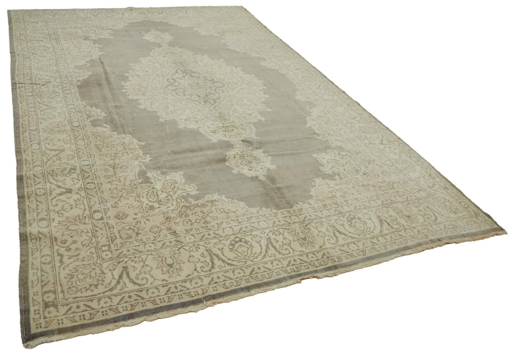 Beige vintage Persian rug 46413, 2.58 x 4.03 metres – photograph 2