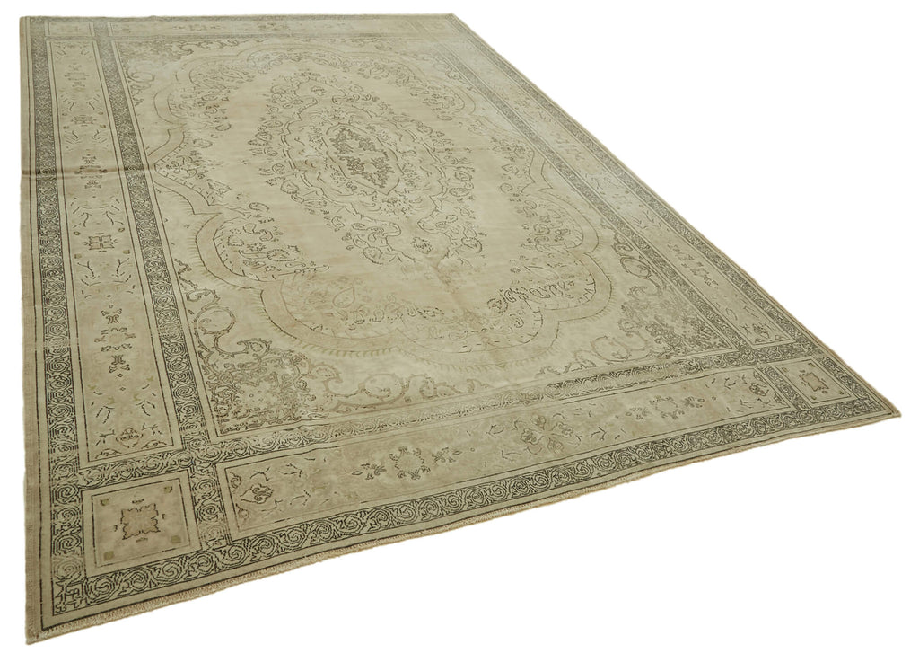 Beige vintage Persian rug 46447, 2.43 x 3.39 metres – photograph 2