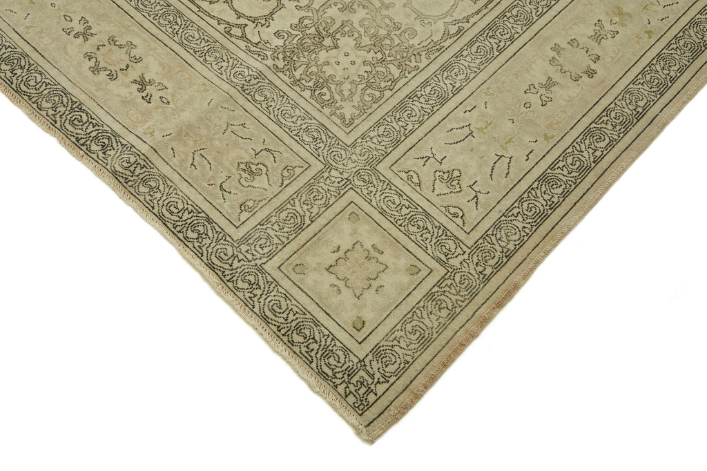 Beige vintage Persian rug 46447, 2.43 x 3.39 metres – photograph 4