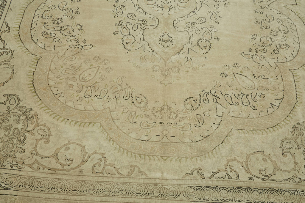 Beige vintage Persian rug 46447, 2.43 x 3.39 metres – photograph 10