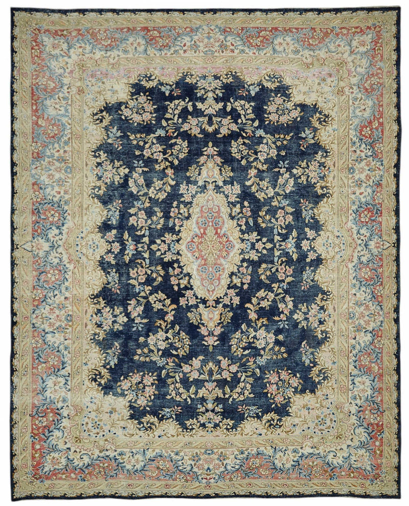 Beige vintage Persian rug 49234, 2.73 x 3.47 metres – full rug