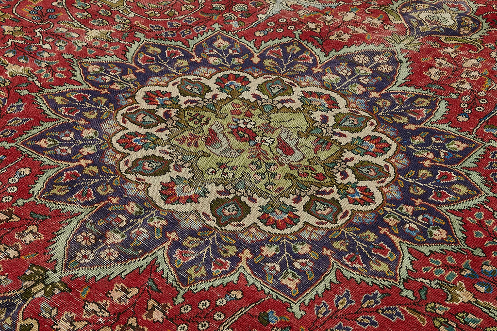 Red vintage Persian rug 49757, 2.74 x 3.63 metres – photograph 5