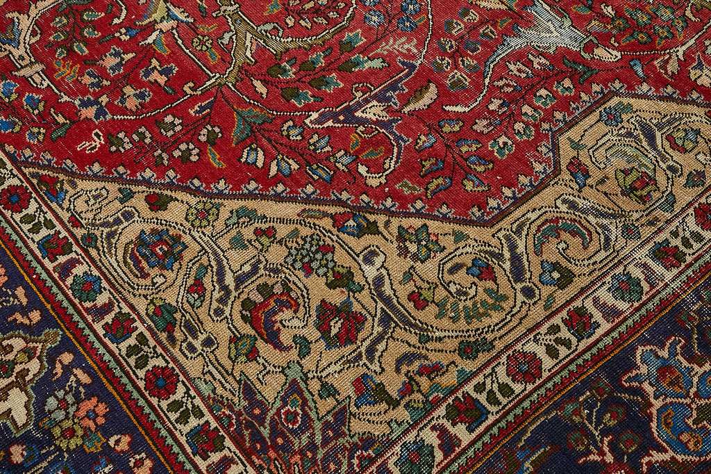 Red vintage Persian rug 49757, 2.74 x 3.63 metres – photograph 9
