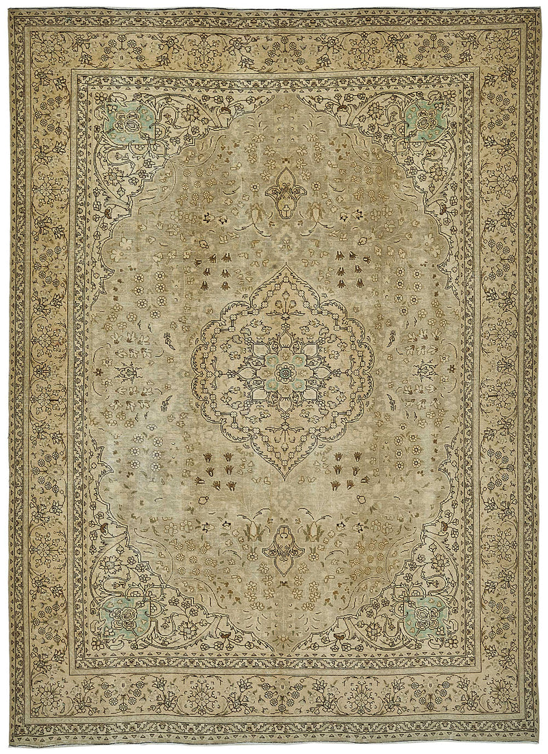 Beige vintage Persian rug 50192, 2.33 x 3.25 metres – full rug
