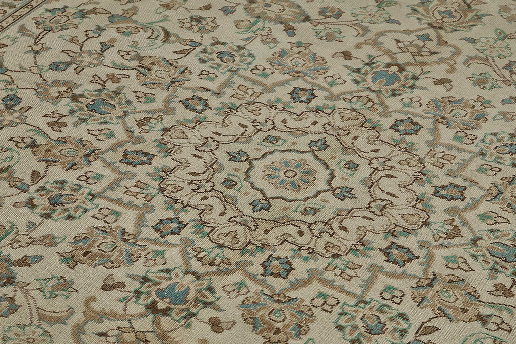 Beige vintage Persian rug 50204, 2.37 x 3.38 metres – photograph 5