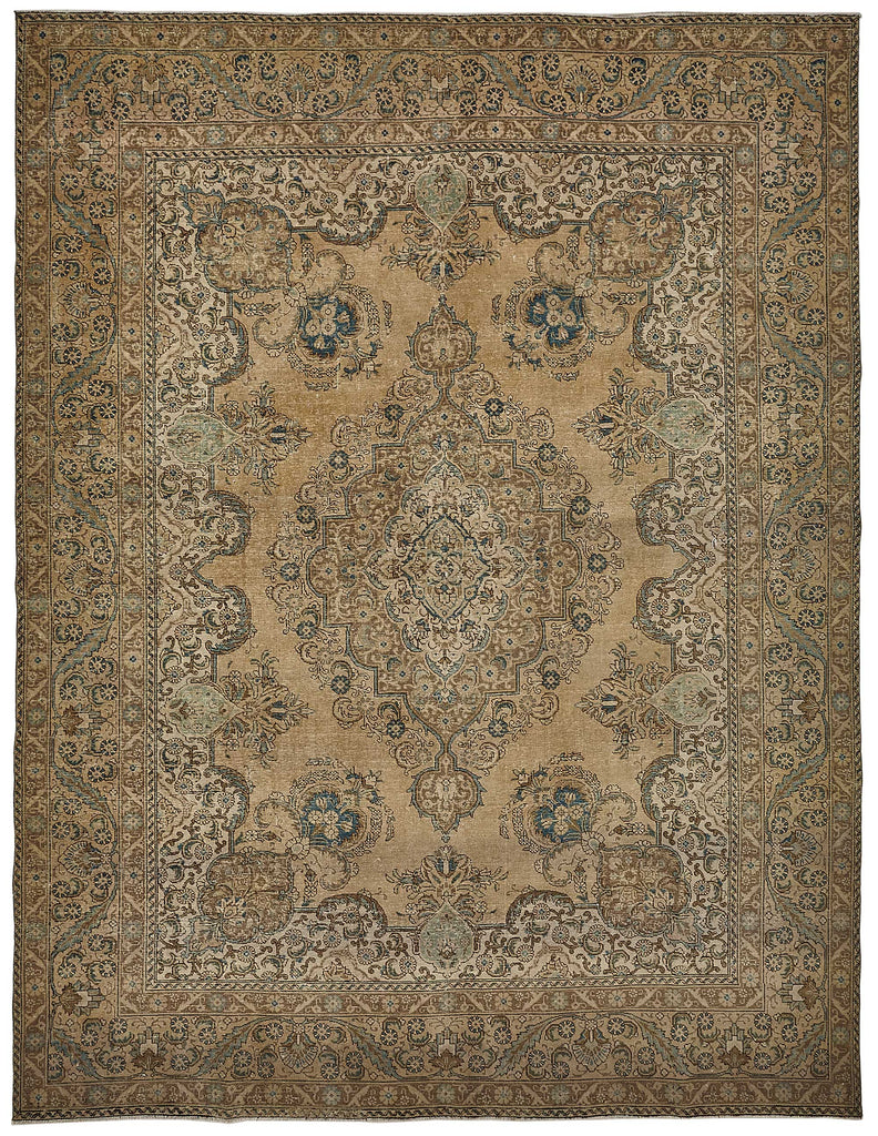 Beige vintage Persian rug 50244, 2.96 x 3.85 metres – full rug