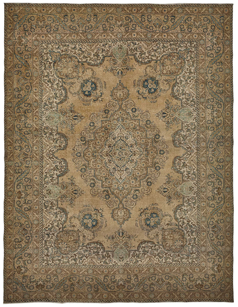 Beige vintage Persian rug 50244, 2.96 x 3.85 metres – full rug