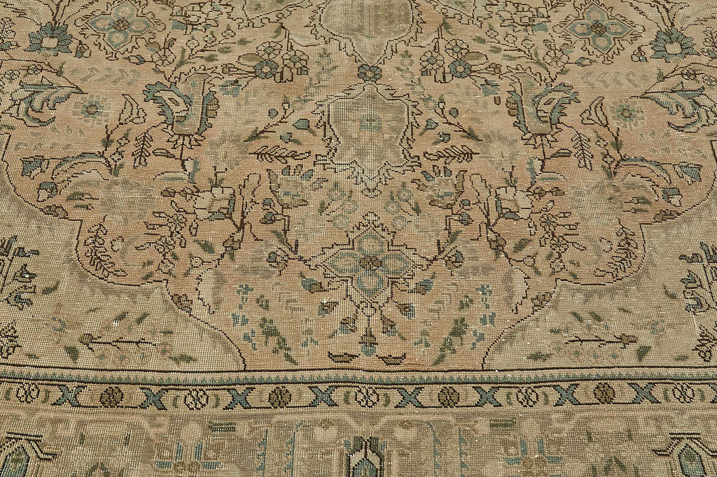 Beige vintage Persian rug 50246, 2.89 x 3.81 metres – photograph 10