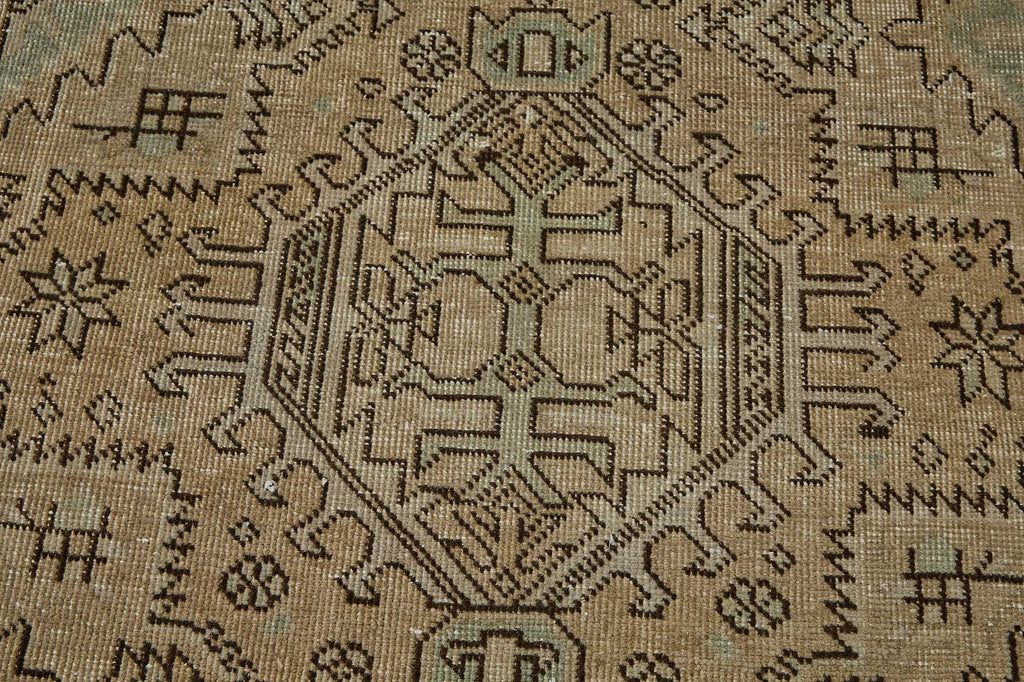 Beige vintage Persian rug 50981, 1.07 x 2.27 metres – photograph 10