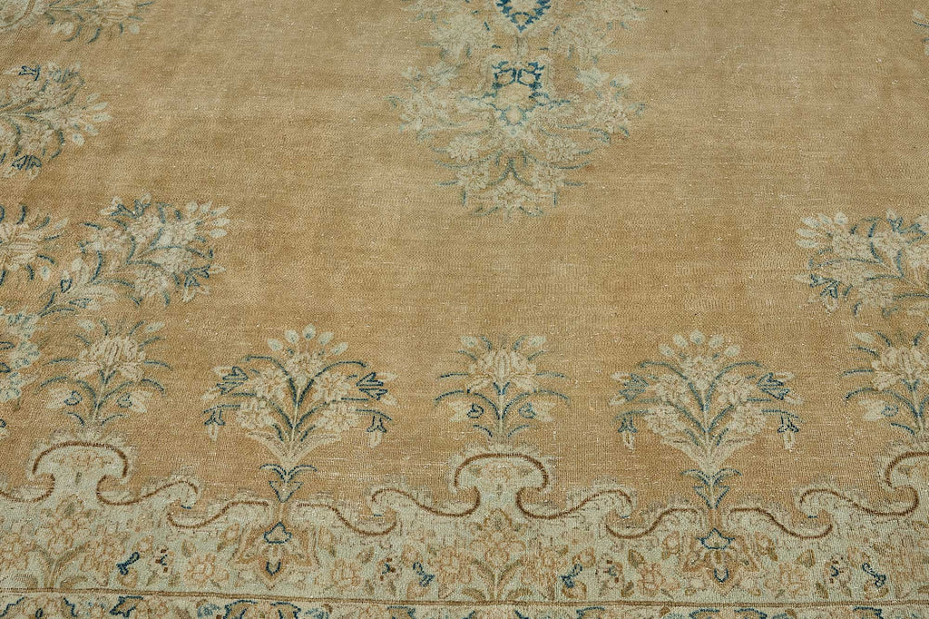 Beige vintage Persian rug 50995, 2.90 x 3.89 metres – photograph 10