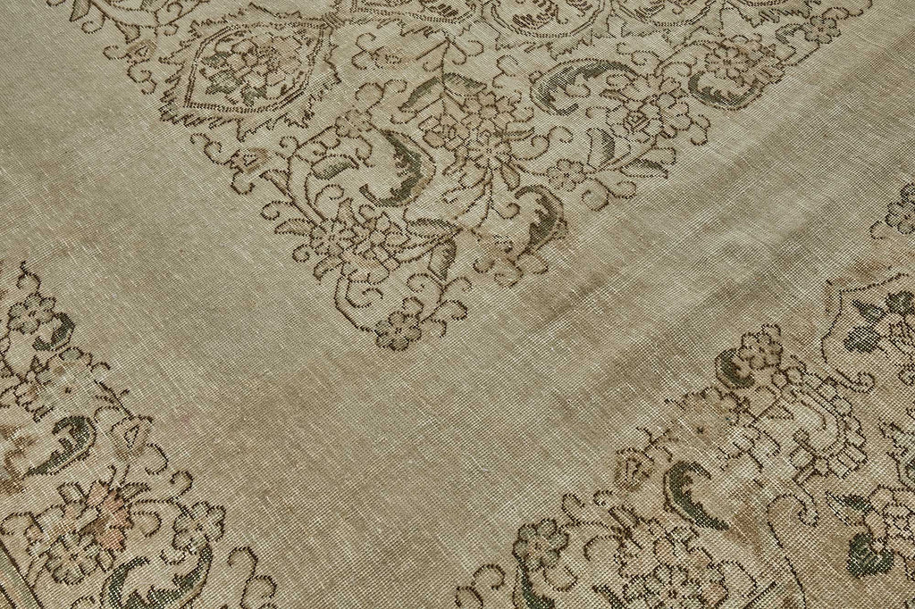Beige vintage Persian rug 51038, 3.03 x 3.96 metres – photograph 9