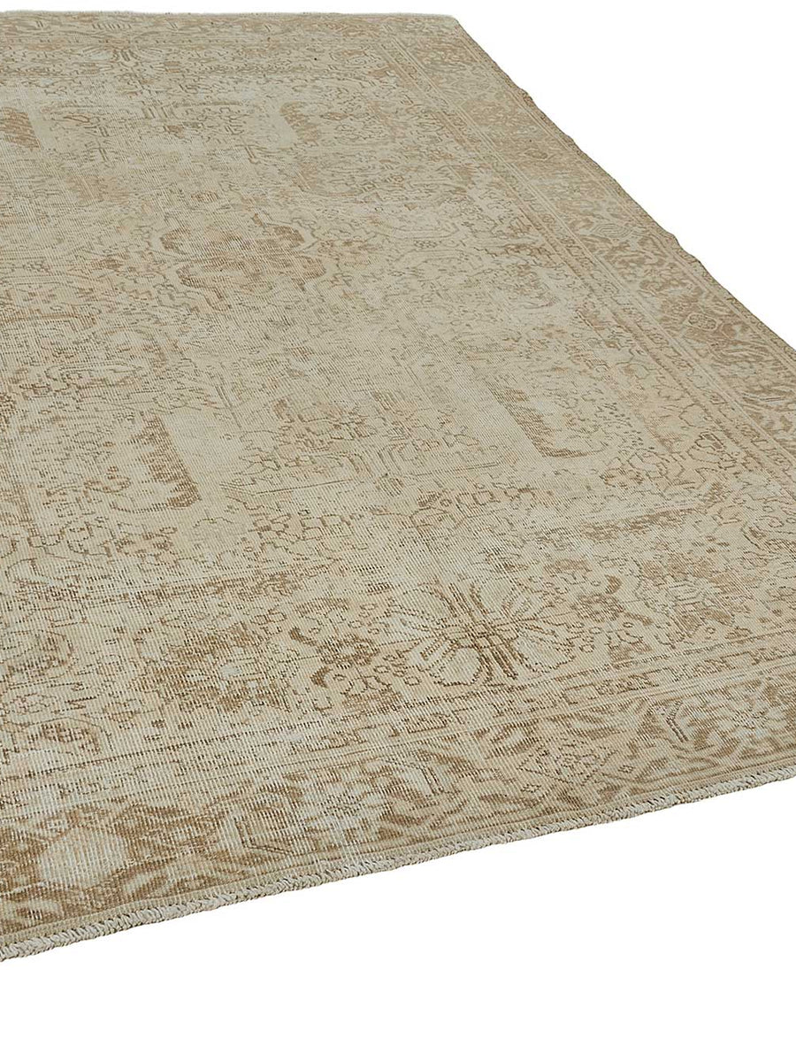 Vintage Persian Rug – Beige, 238 × 331 cm | 51043