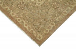 Brown Oushak rug 33290 detail 3