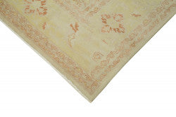 Beige Oushak rug 33297