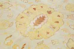 Beige Oushak rug 33291