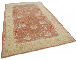 Red Oushak rug 33302
