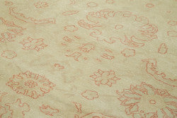 Beige Oushak rug 33305