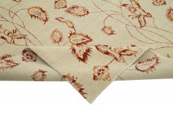 Beige Oushak rug 33382