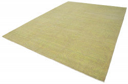 Green Oushak rug 33378