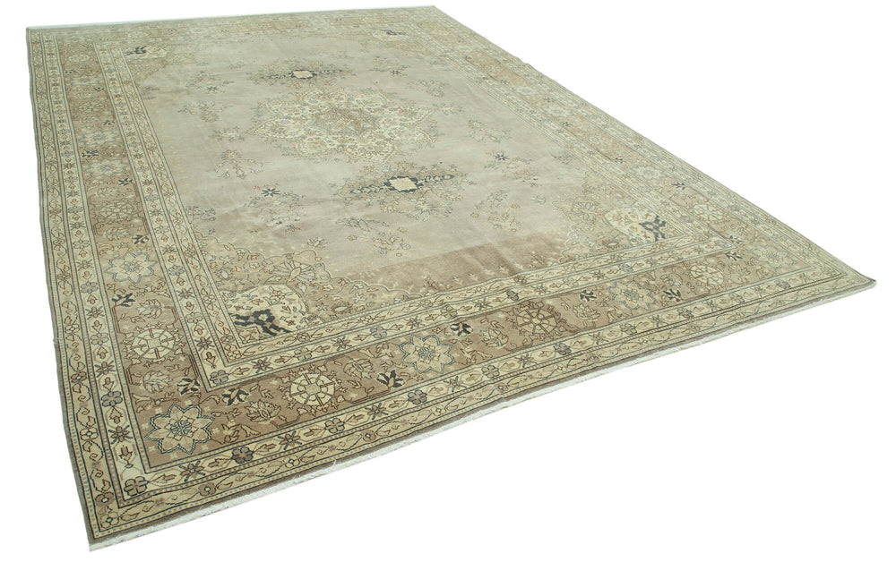 Nimbus Tranquility Vintage Persian Rug - 2.74 x 3.68